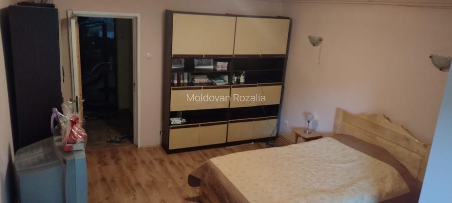Vand apartament cu 1 camera,etajul 1 din 9, in Aleea Carpati,mobilat si utilat.