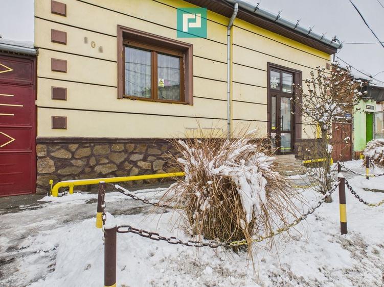 Casă cu 4 camere în zona Parneava - 1