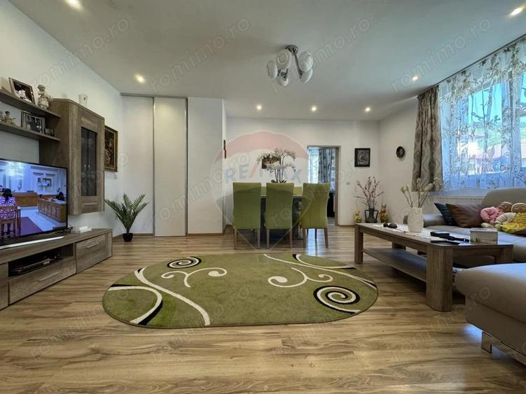 Casa pe un nivel, 2 camere, str. Stejarului - 8