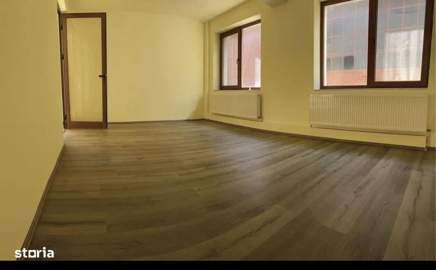 Spatiu/Comercial/Birouri/Cladire de inchiriat - 240 MP - P + 1 - 9