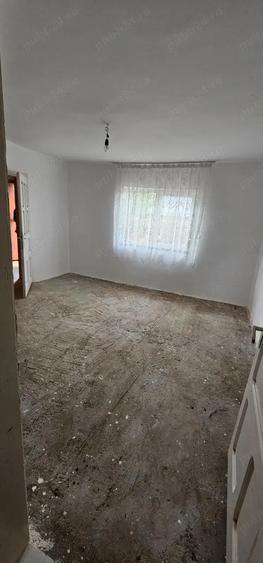 Casa de vanzare, com.Luciu - 6