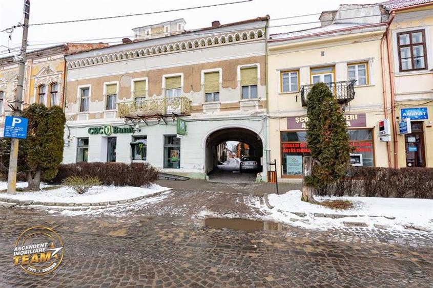 Accesibilitate si farmecul unei case cu garaj, locatie de referinta, Central, Ta - 29