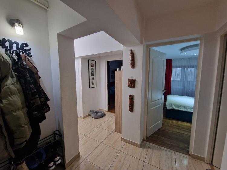 Navodari (Sud)- 3 camere decomandate, mobilat-utilat, etaj 3/4 - 26