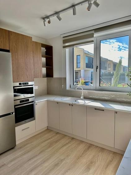 Casa de vanzare -cartier Riviera - 8