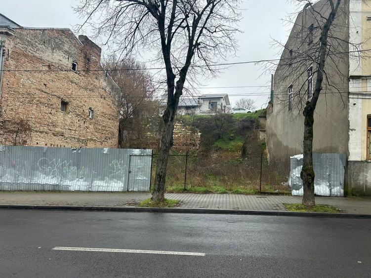 Teren ultracentral - 1