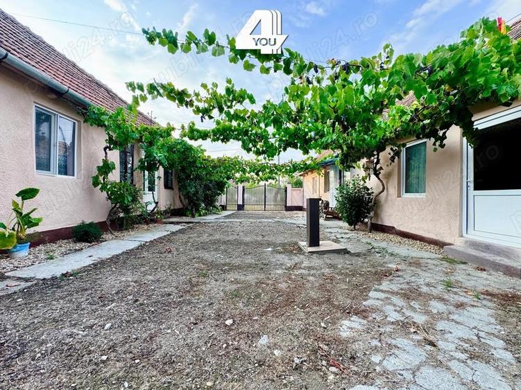Casa formata din doua corpuri ?i teren de 863 mp, mobilata ?i utilata - 7