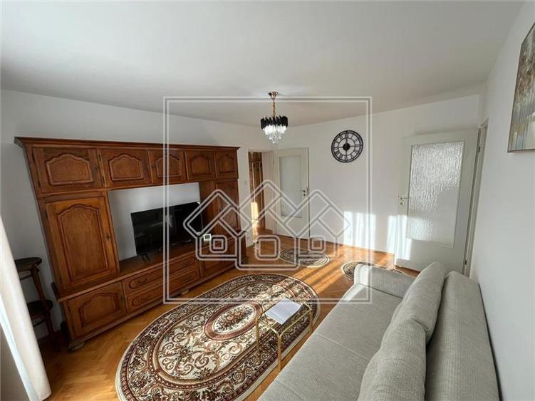 Apartament de inchiriat in Sibiu - 3 camere si balcon - Mihai Viteazu - 1