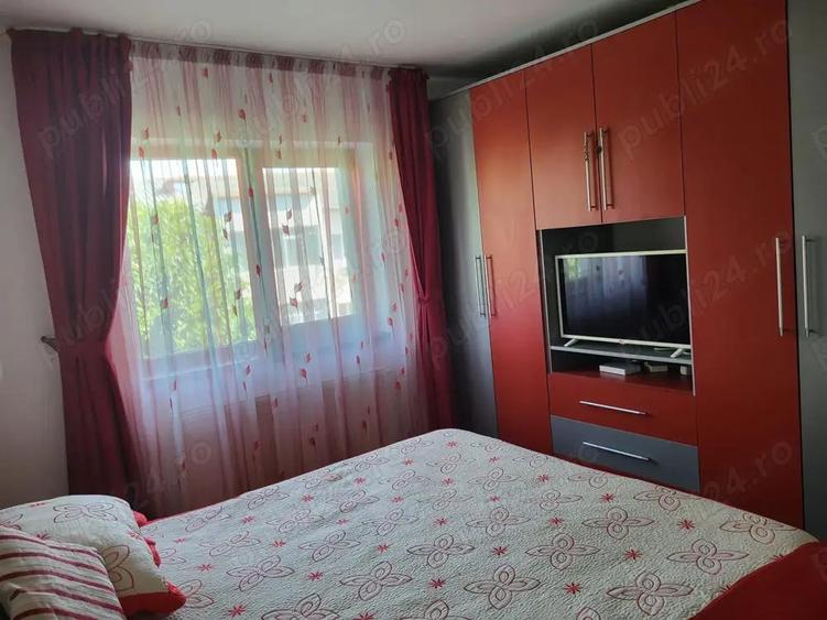 Proprietar vand apartament, 3 camere decomandate,72 mp utili, Str.Nordului Bacau - 7
