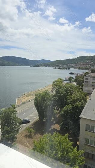 Vand apartament Or?ova decomandat cu vedere spre Dunare in centru - 2