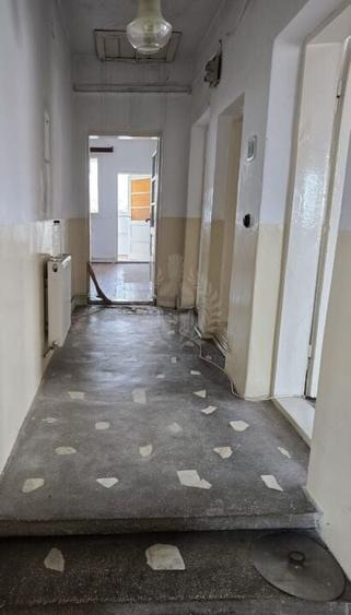 4 CAMERE // ZONA CENTRALA // CENTRALA PROPRIE // BOXA - 5