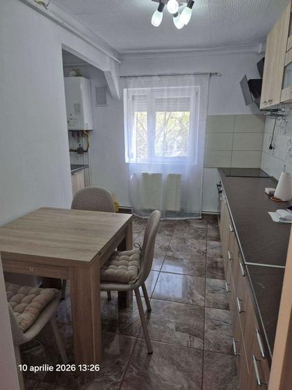 Inchiriez apartament 2 camere decomandat - 2