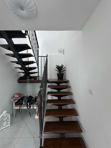 Vand sau schimb casa zona Titulescu - 7