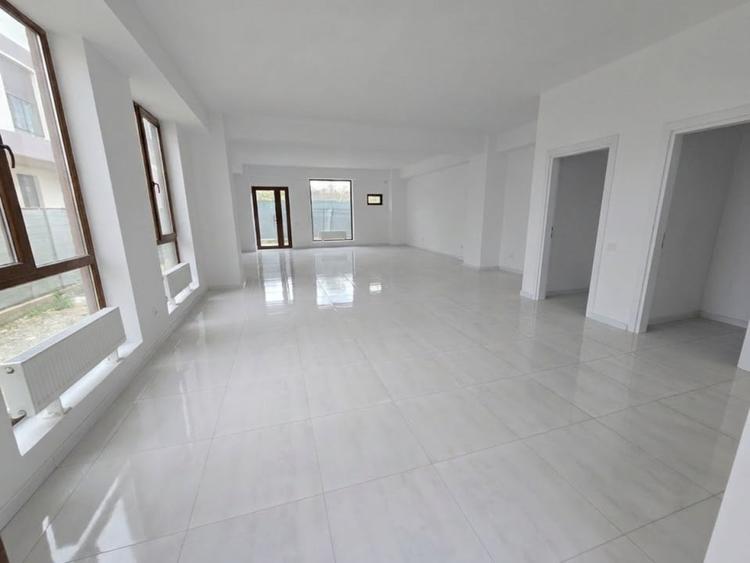 Spațiu comercial, de 90 mp, în Găvana Platou