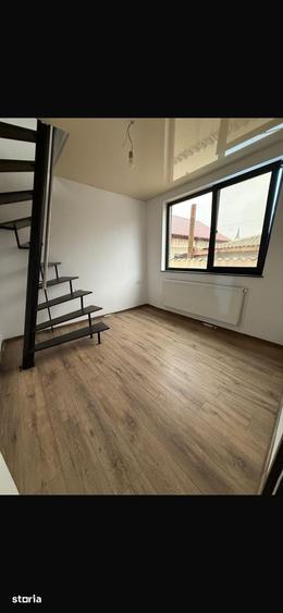 Casă cu 4 camere cu Teren 230 Mp în Central