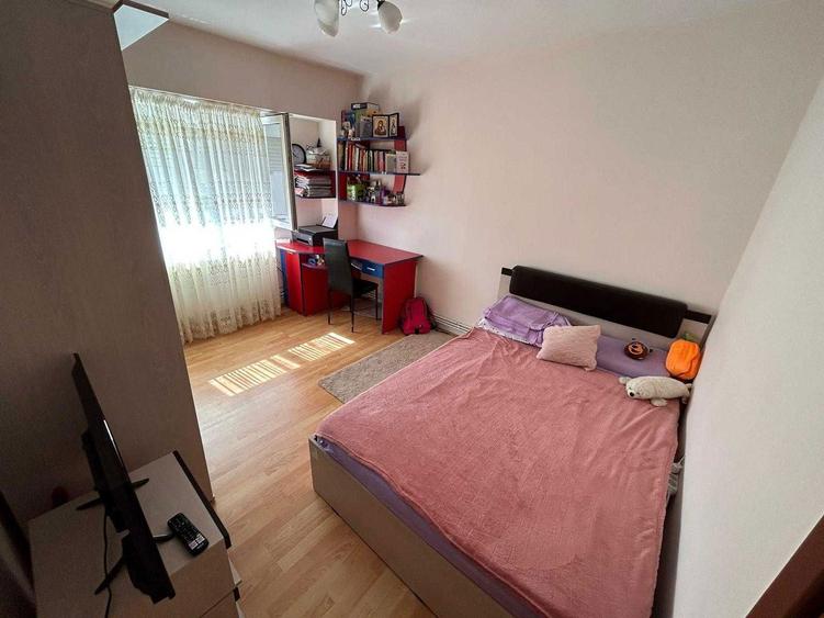 Inchiriez Apartament 3 Camere MB - 3