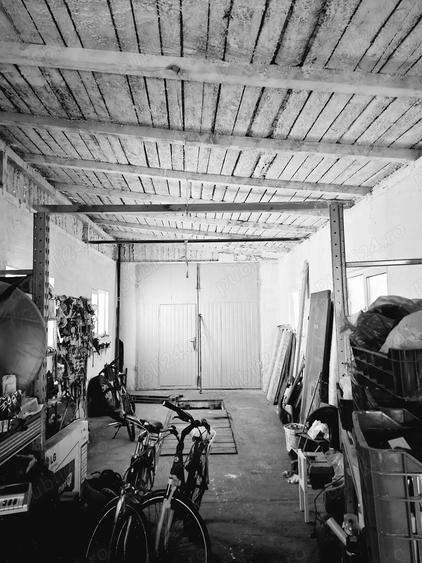 Inchiriez Spa?iu Garaj Depozit-80mp Centru Suceava - 2