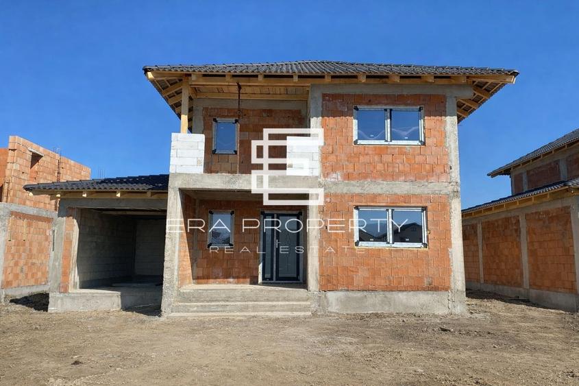 Casă individuală cu 5 camere cu Canalizare în Șelimbăr