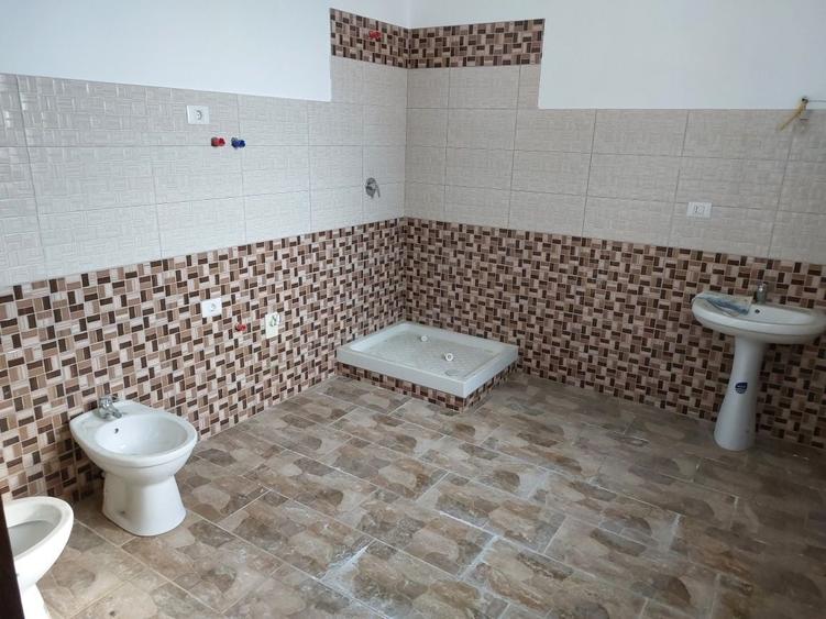 Apartament cu 2 camere decomandat în Est
