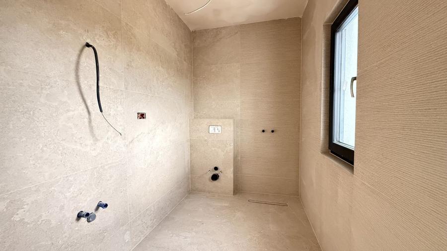 Duplex cu 5 camere cu Canalizare în Dumbrăvița