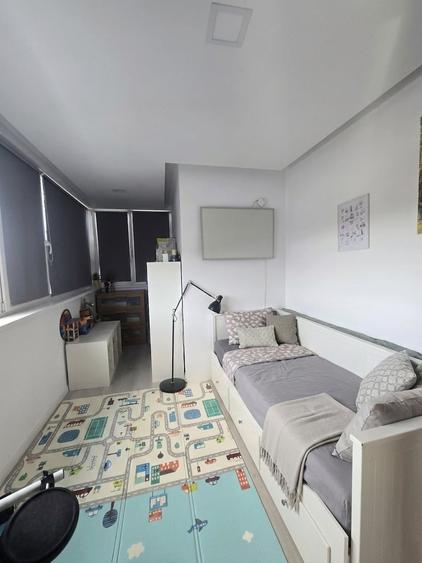 Apartament cu 3 camere semidecomandat, mobilat în Sânnicoară