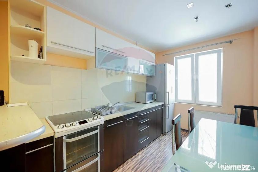 Apartament cu 3 camere decomandat în Nufărul