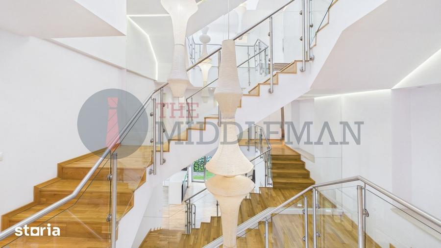 Casă cu 5 camere cu Piscina în Băneasa