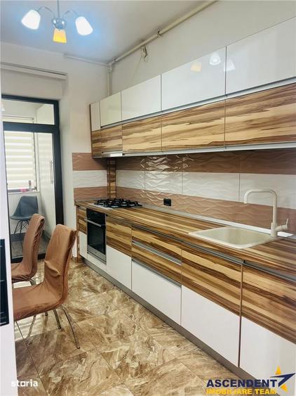 Apartament cu 3 camere, mobilat în Tractorul