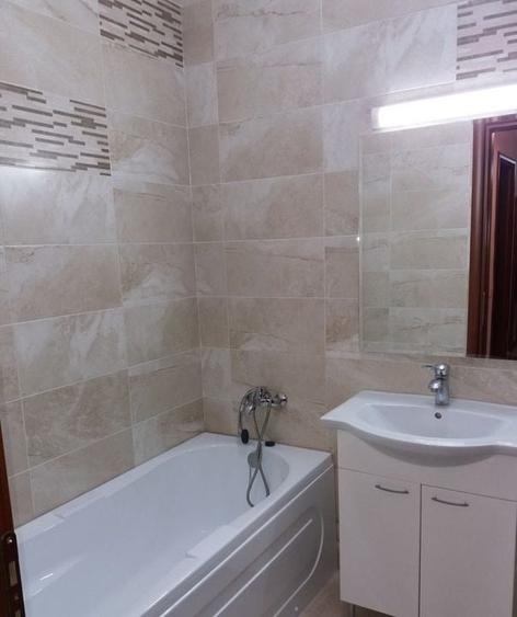 Apartament cu 3 camere decomandat în Dristor