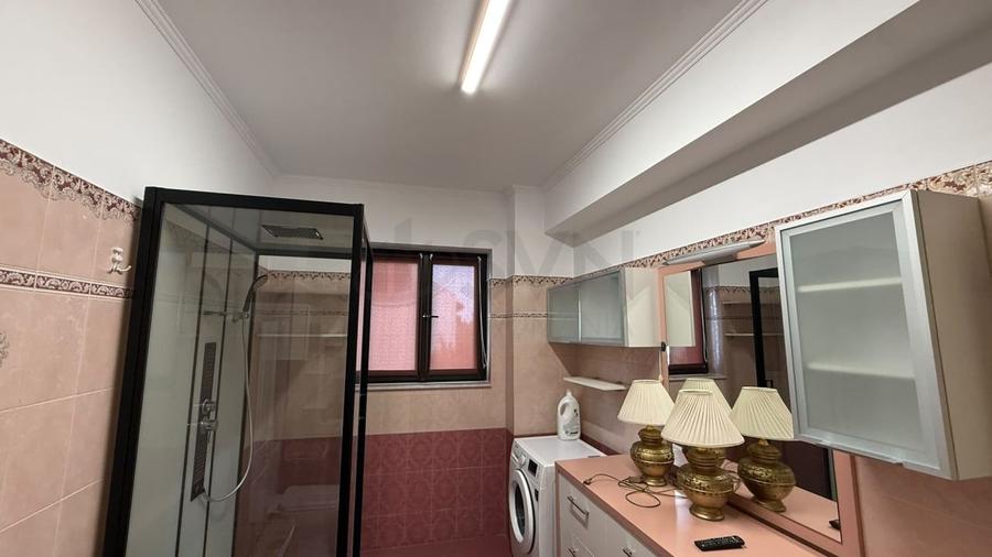 Apartament cu 4 camere decomandat în Herăstrău