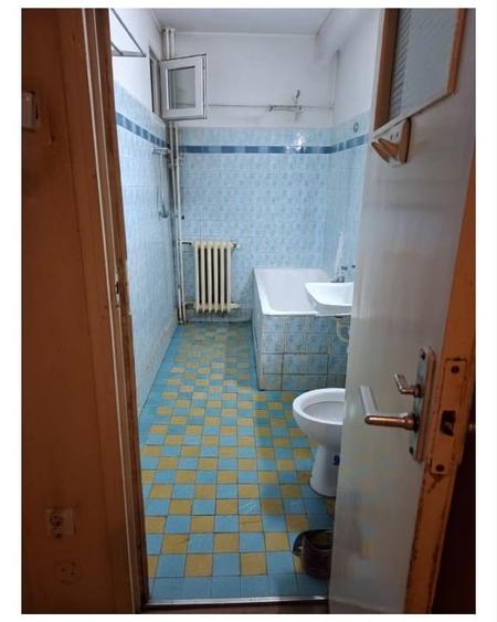 Apartament cu 3 camere semidecomandat în Titan