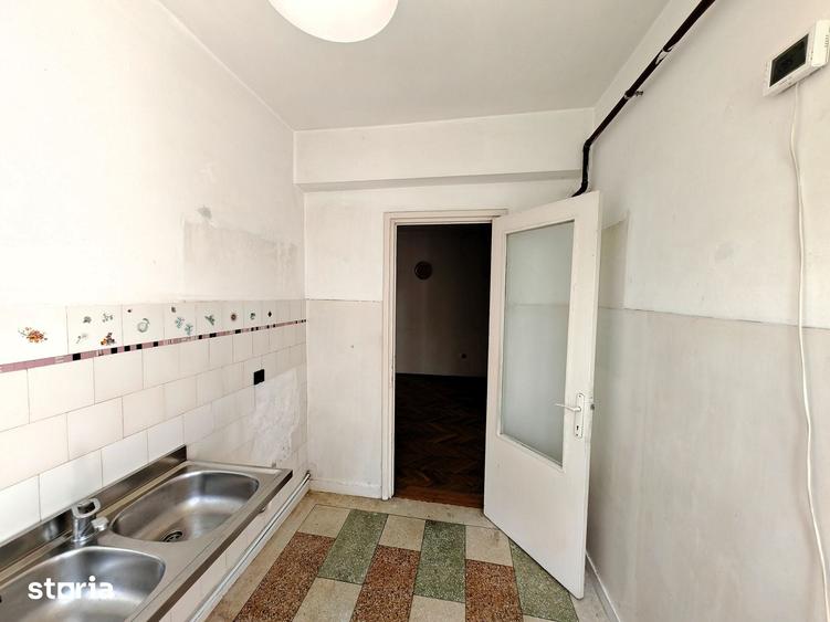 3 cam. deco., central, et. I langa Catedrala Inaltarea Domnului - 19