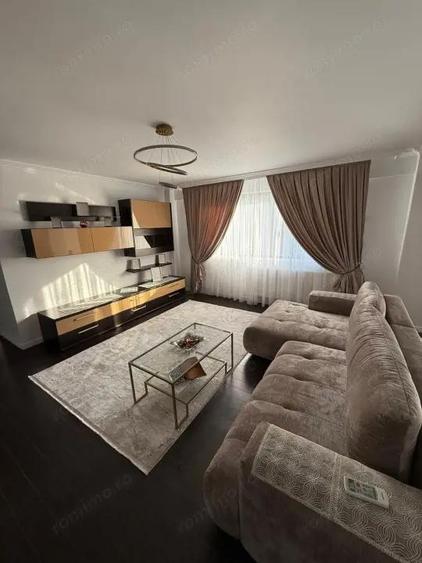 Apartament cu 3 camere decomandat în 1 Mai