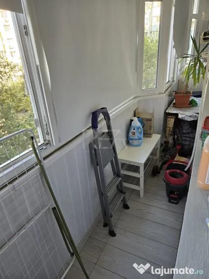 Apartament cu 3 camere semidecomandat în Dristor