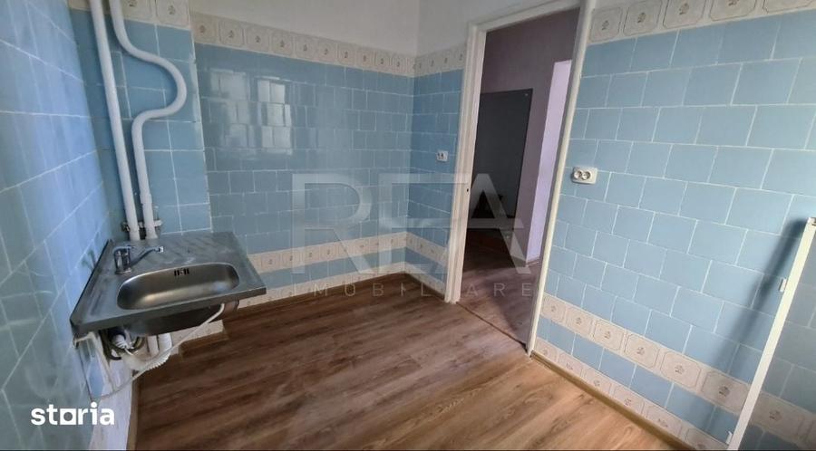 Apartament cu 3 camere decomandat în Drumul Taberei