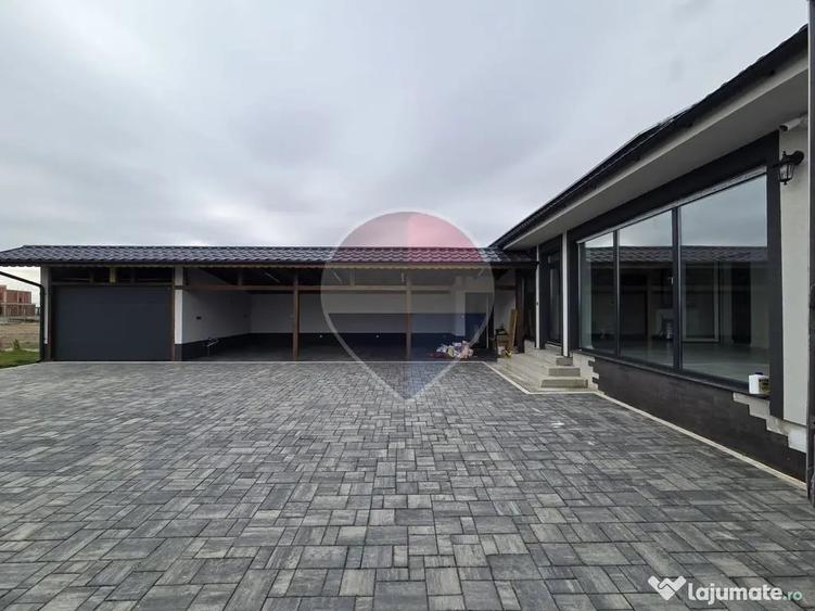 Casă cu 4 camere cu Teren 1439 Mp în Mădăras