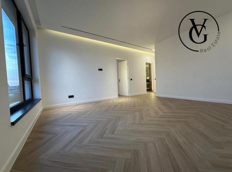 Casă cu 5 camere cu Teren 500 Mp în Tunari