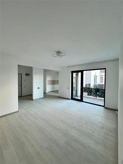 Apartament cu 3 camere semidecomandat în Someșeni