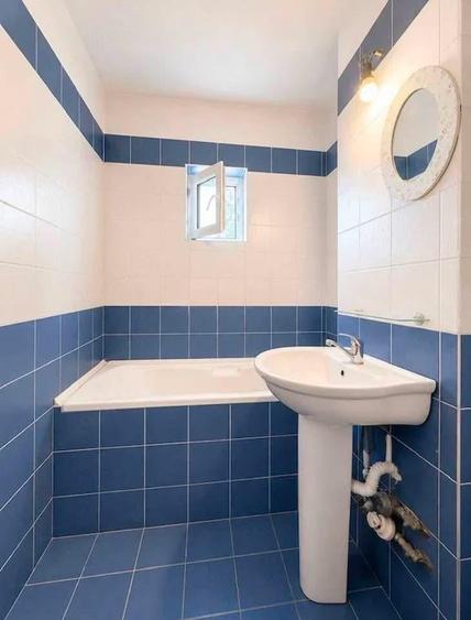 Apartament cu 4 camere decomandat în Faleza Nord