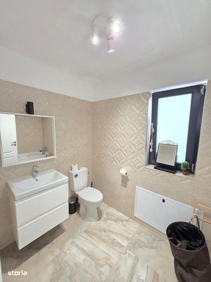 Casă cu 4 camere cu Teren 440 Mp în Central