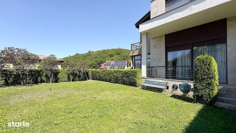 Casă cu 4 camere în Noua
