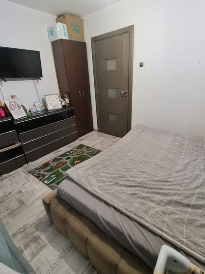 Apartament cu 2 camere semidecomandat în Rovine
