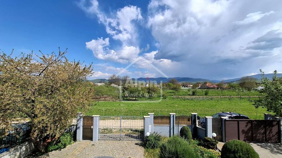 Duplex cu 4 camere cu Canalizare în Cărpiniș