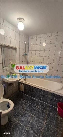 Apartament cu 3 camere semidecomandat în Titan