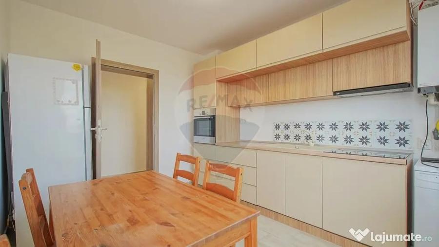 Apartament cu 3 camere decomandat în IAR