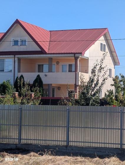 Casă cu 5 camere cu Teren 500 Mp în Hemeiuș