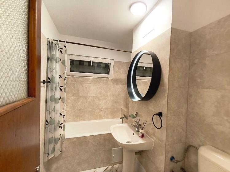 Proprietar închiriez apartament cu 3 camere sector 4 - 2