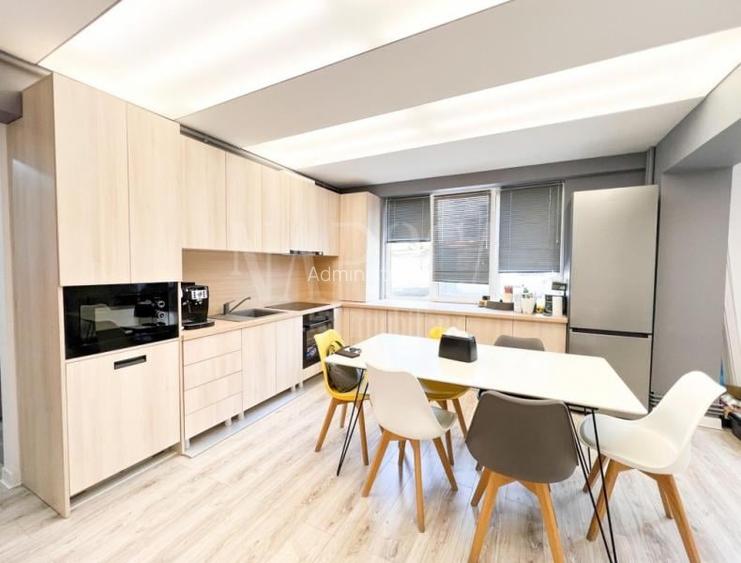Apartament 4 camere de vanzare in Centru, Cluj Napoca Apartament 4 camere de vanzare in Centru, Cluj Napoca