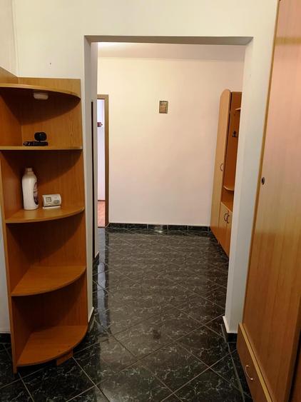 Apartament cu 3 camere decomandat în Sud-Vest