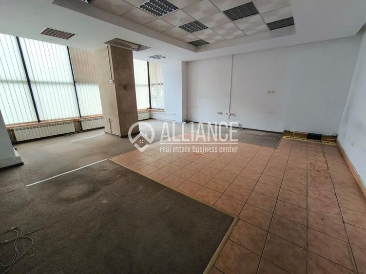 CENTRU Bdul Tomis spatiu comercial cu vitrina stradala! - 2