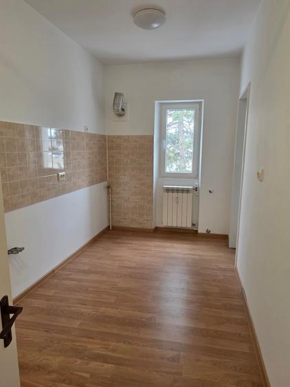 Pajura decomandat vila 74.10 m2 plus o boxa mare de 12 m2 - 4